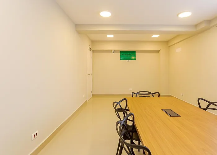 Moderno e Novíssimo Região Central com Academia e Coworking